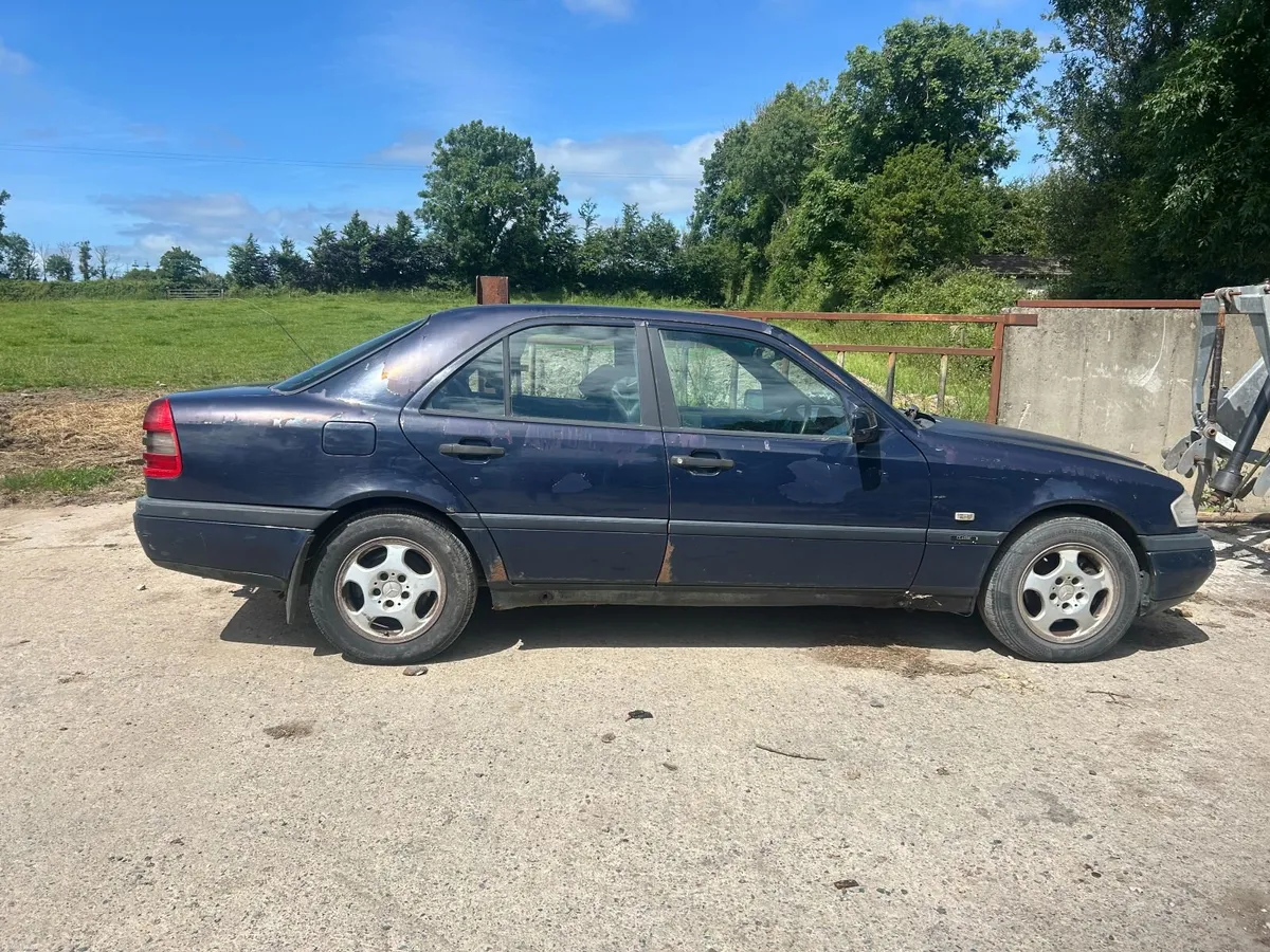 Mercedes-Benz C-Class 1997 - Image 2