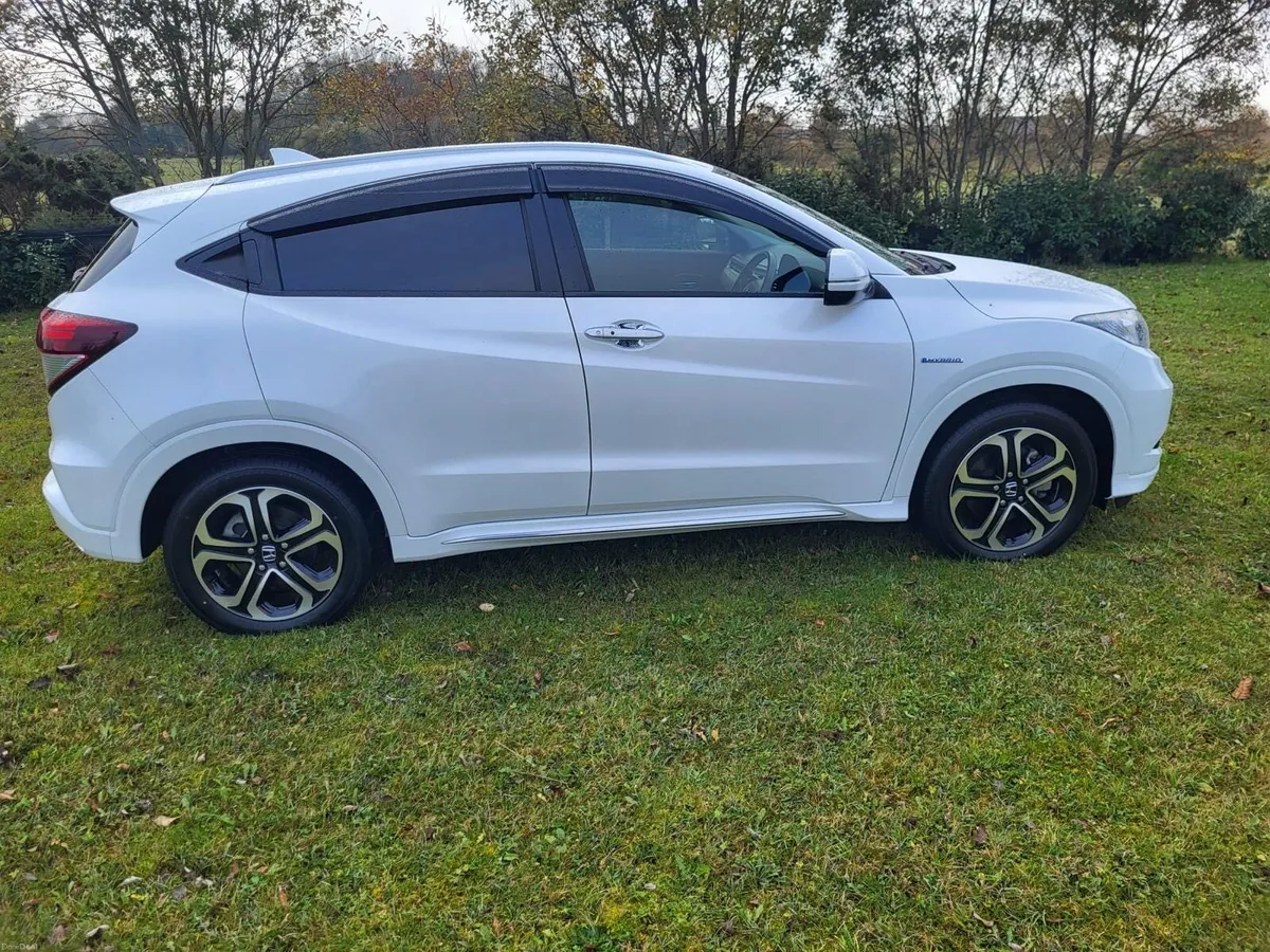 Honda Vezel 2016 High Spec - Image 4