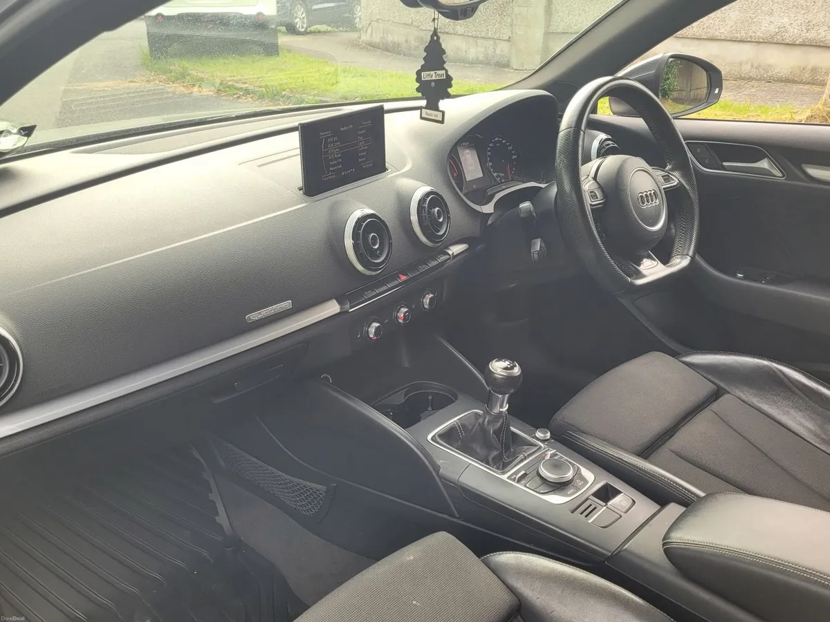 Audi A3 2.0D Quattro S.line black edition - Image 3