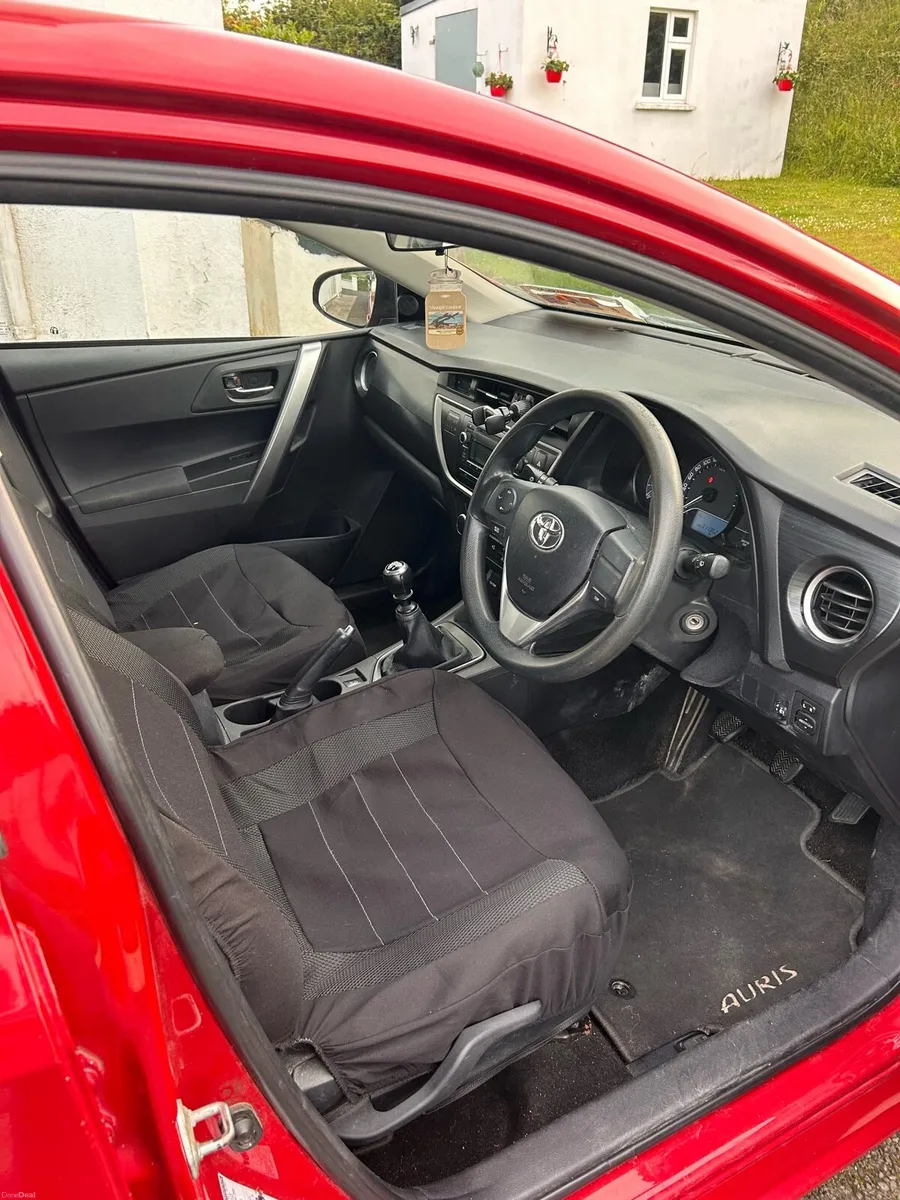 131 Toyota Auris Terra 1.4 diesel - Image 4