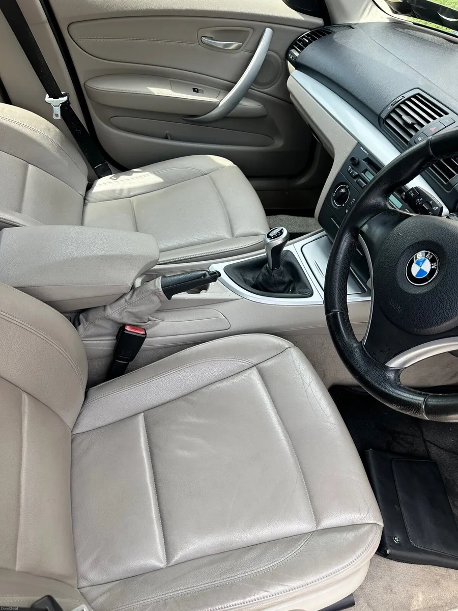 BMW series 118d - Image 1