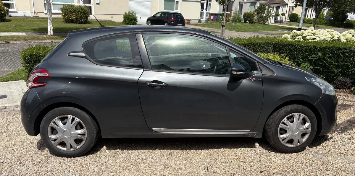 Peugeot 208 2013 1.2 - Image 2