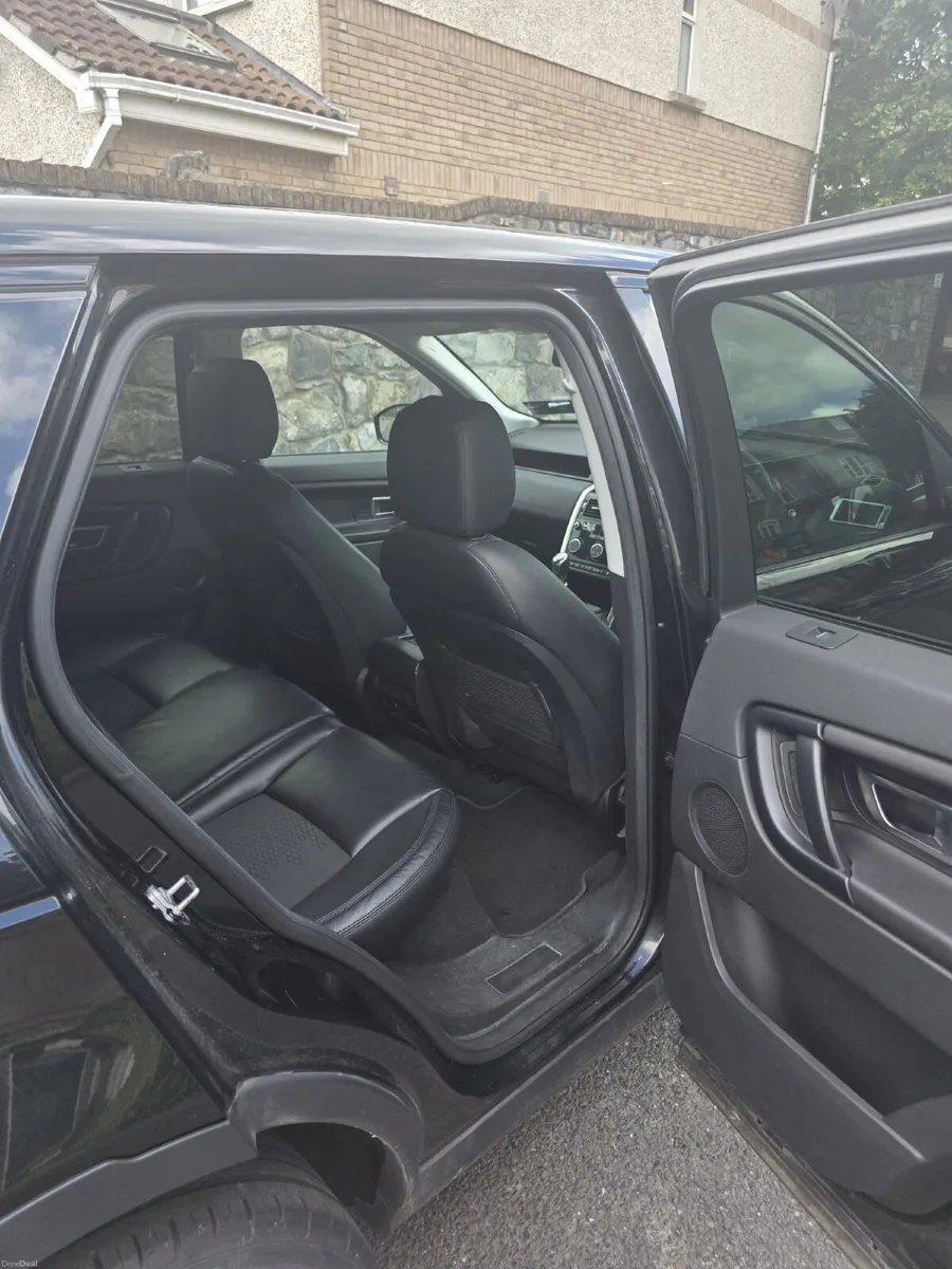Land Rover Discovery Sport 2016 - Image 4