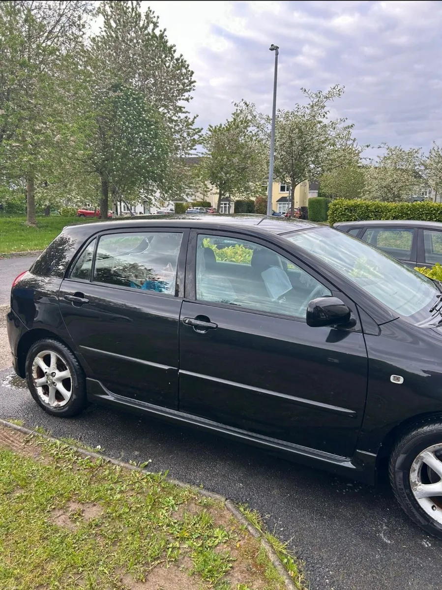 Toyota Corolla - Image 2