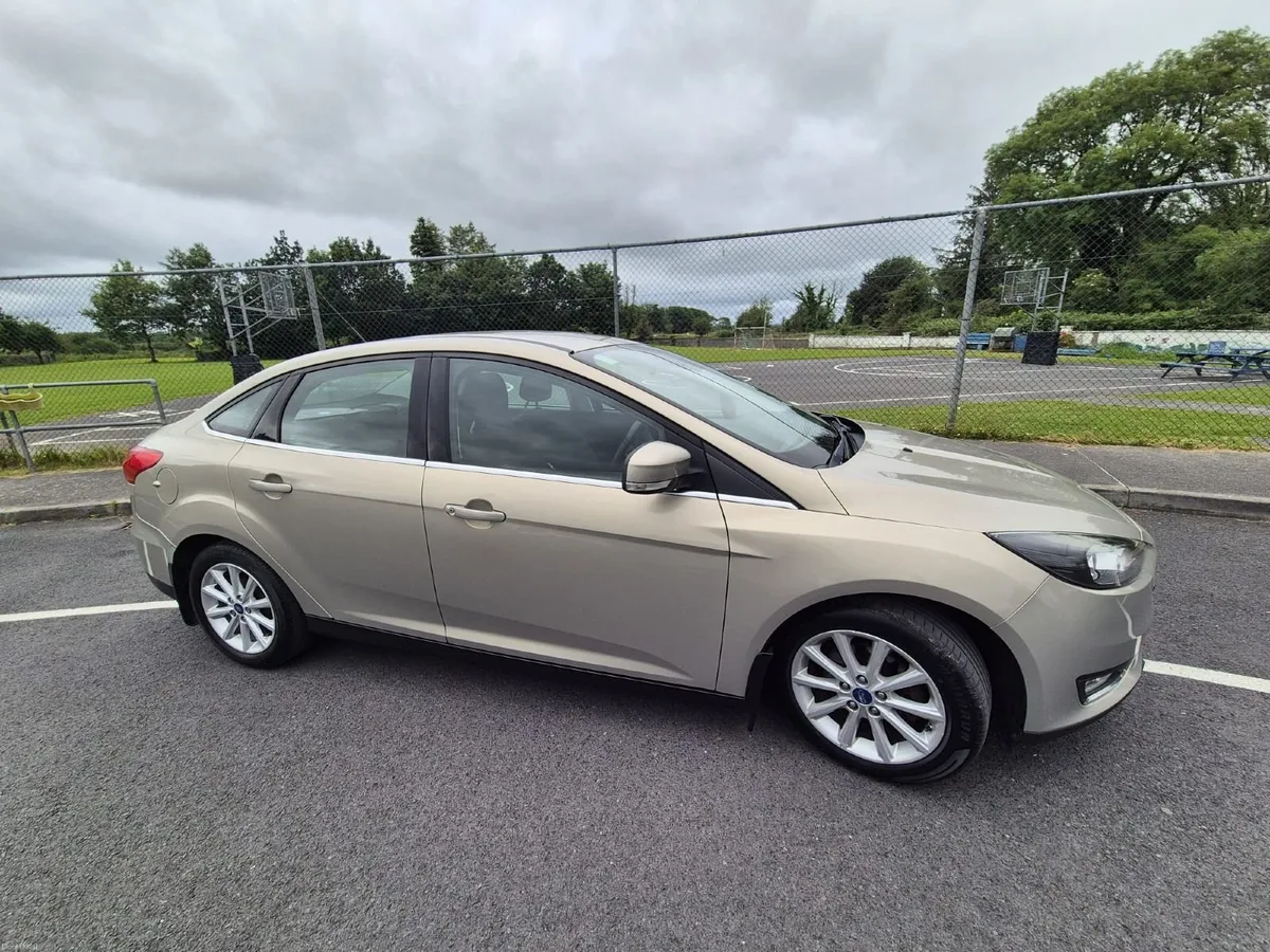 Ford Focus 2015 - Image 2