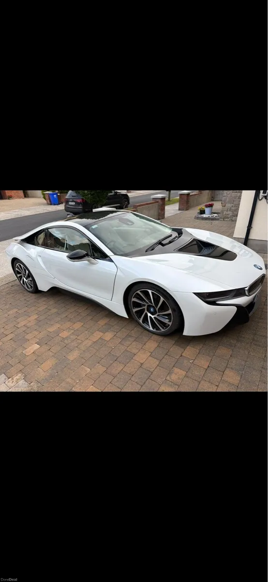 BMW i8 - Image 2
