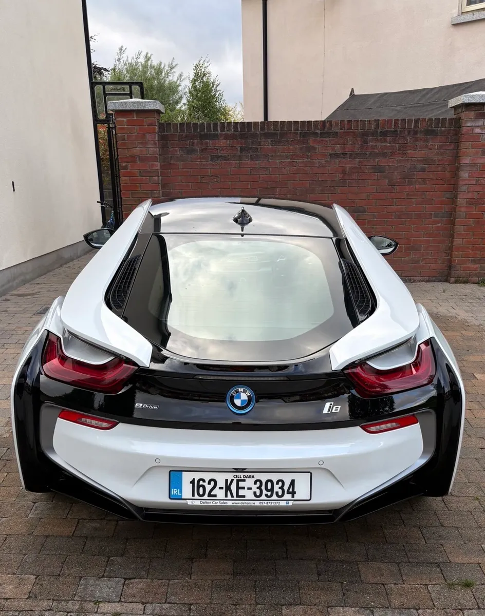 BMW i8 - Image 4