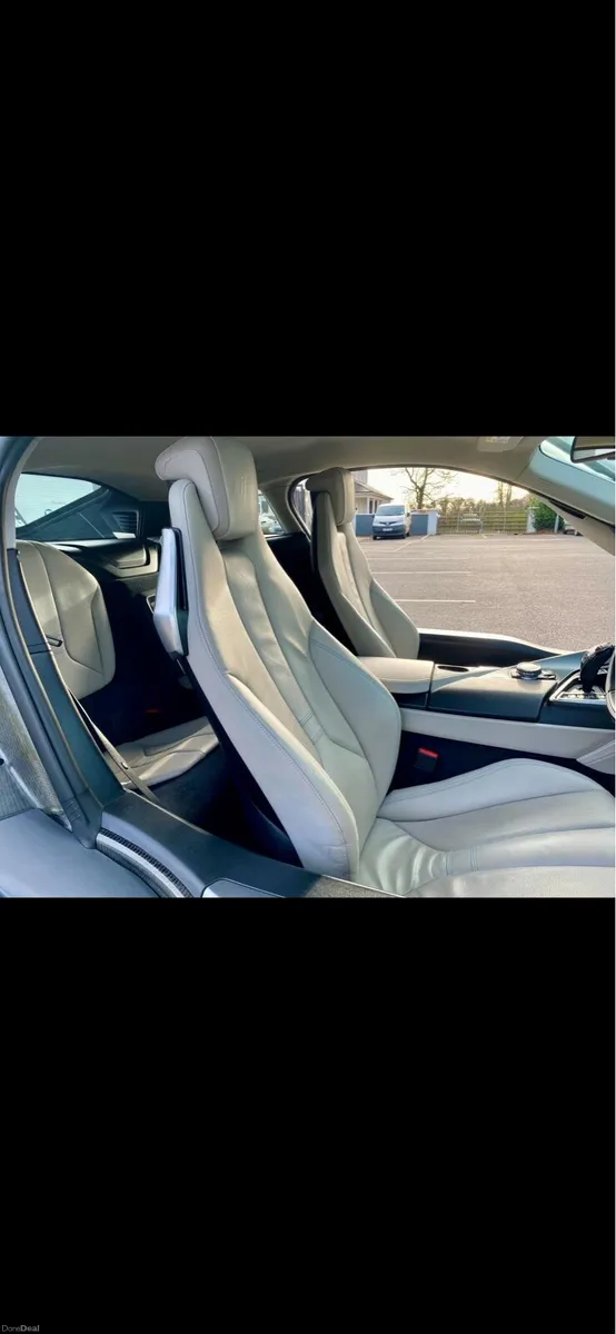 BMW i8 - Image 6