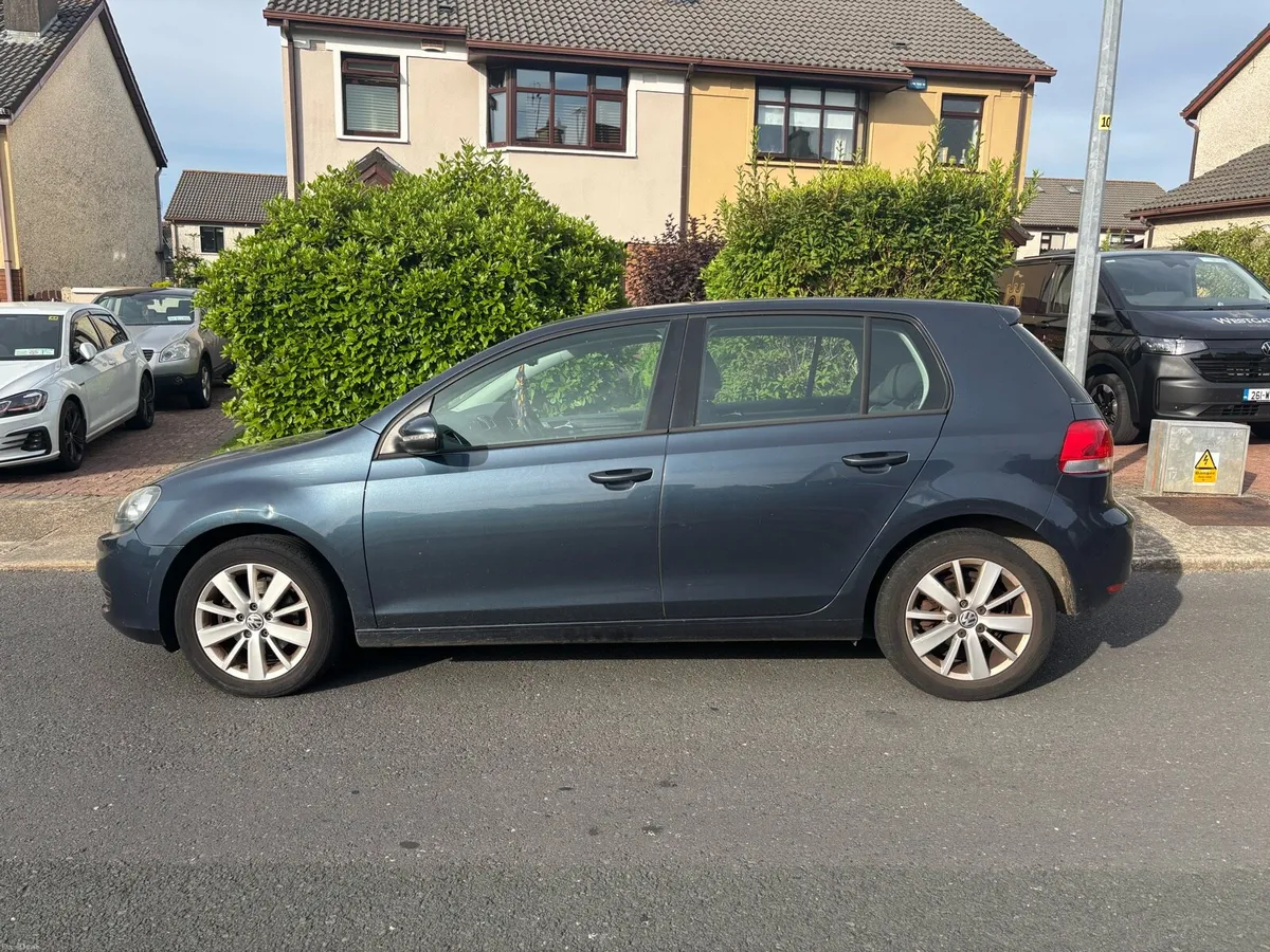 2012 Volkswagen Golf - Image 2
