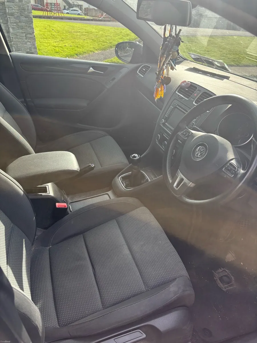 2012 Volkswagen Golf - Image 4