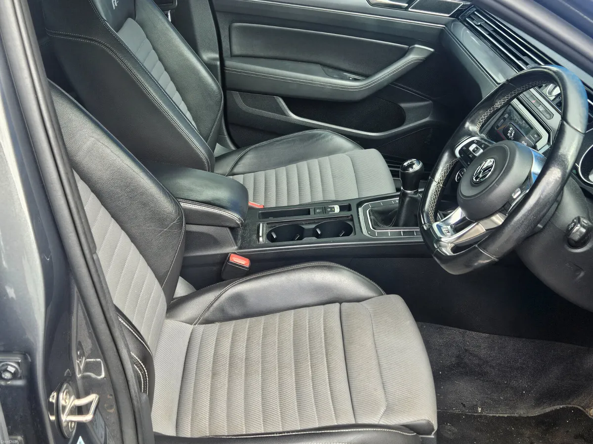 Volkswagen Passat 2015 R line 2.0 - Image 4