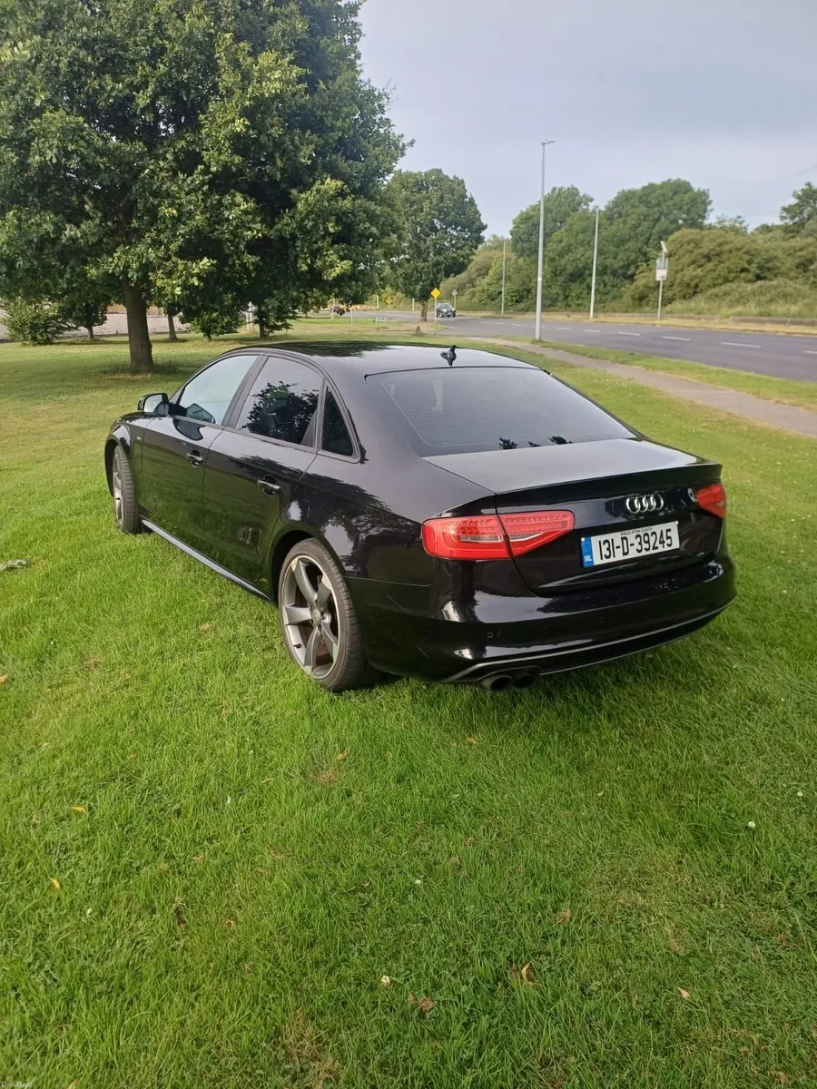Audi A4 2013 2.0 TFSI Quattro S-line Black edition - Image 3