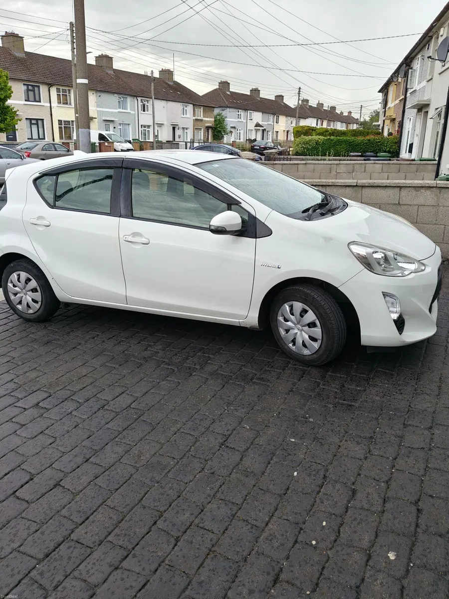 Toyota Aqua 2016 - Image 3