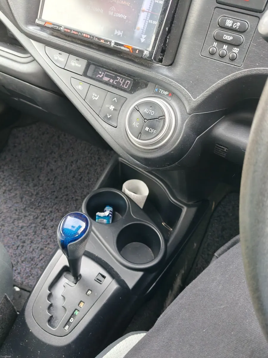 Toyota Aqua 2016 - Image 5