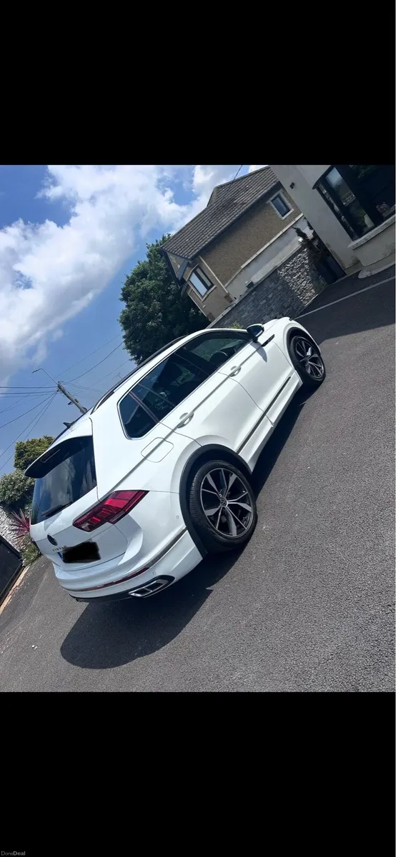 2021 Volkswagen Tiguan r line - Image 3