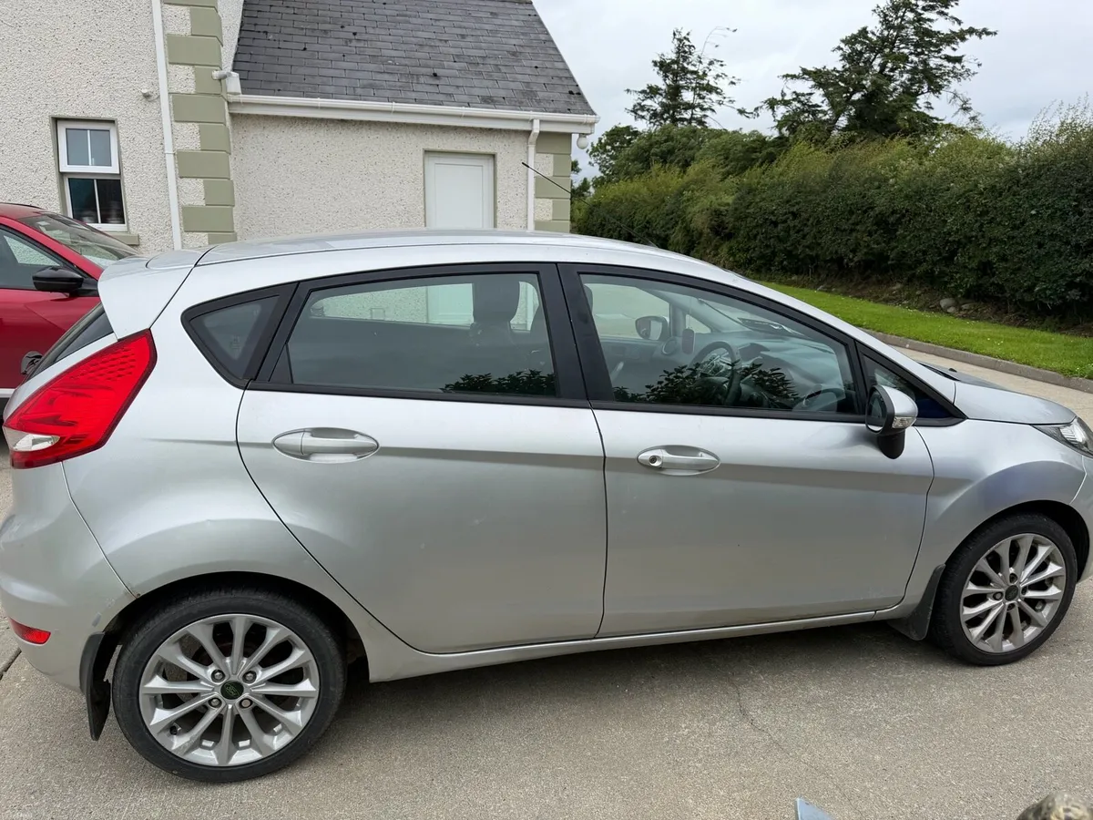 Ford Fiesta - Image 4