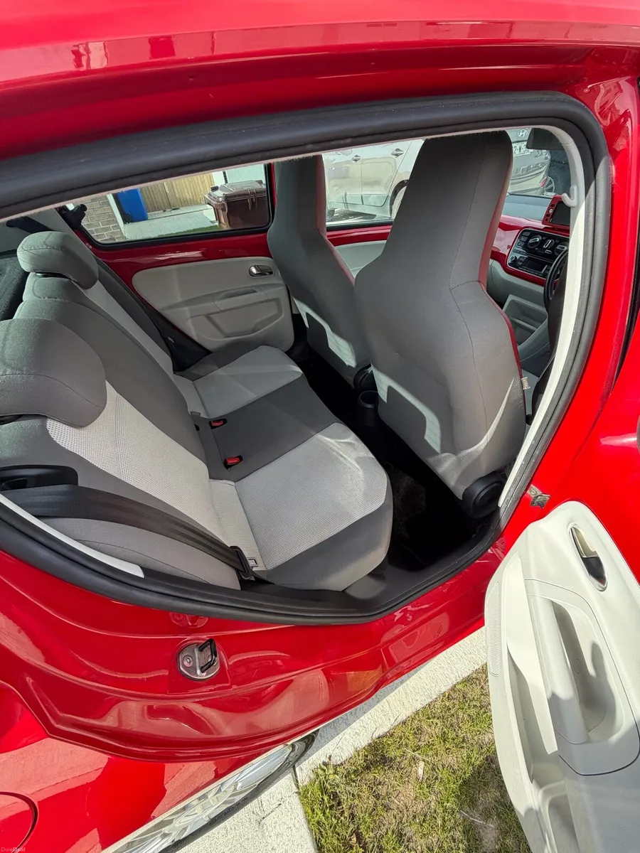 Volkswagen up automatic - Image 4