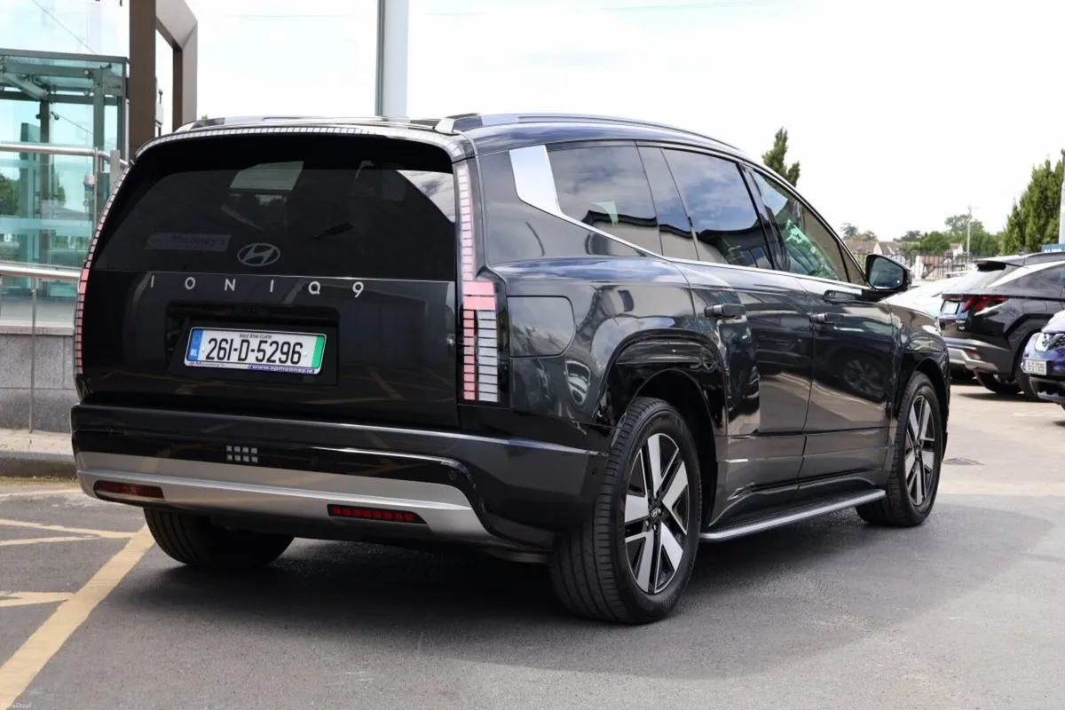 Hyundai IONIQ 9 RWD (Long Range) Platinum 110kwh - Image 4