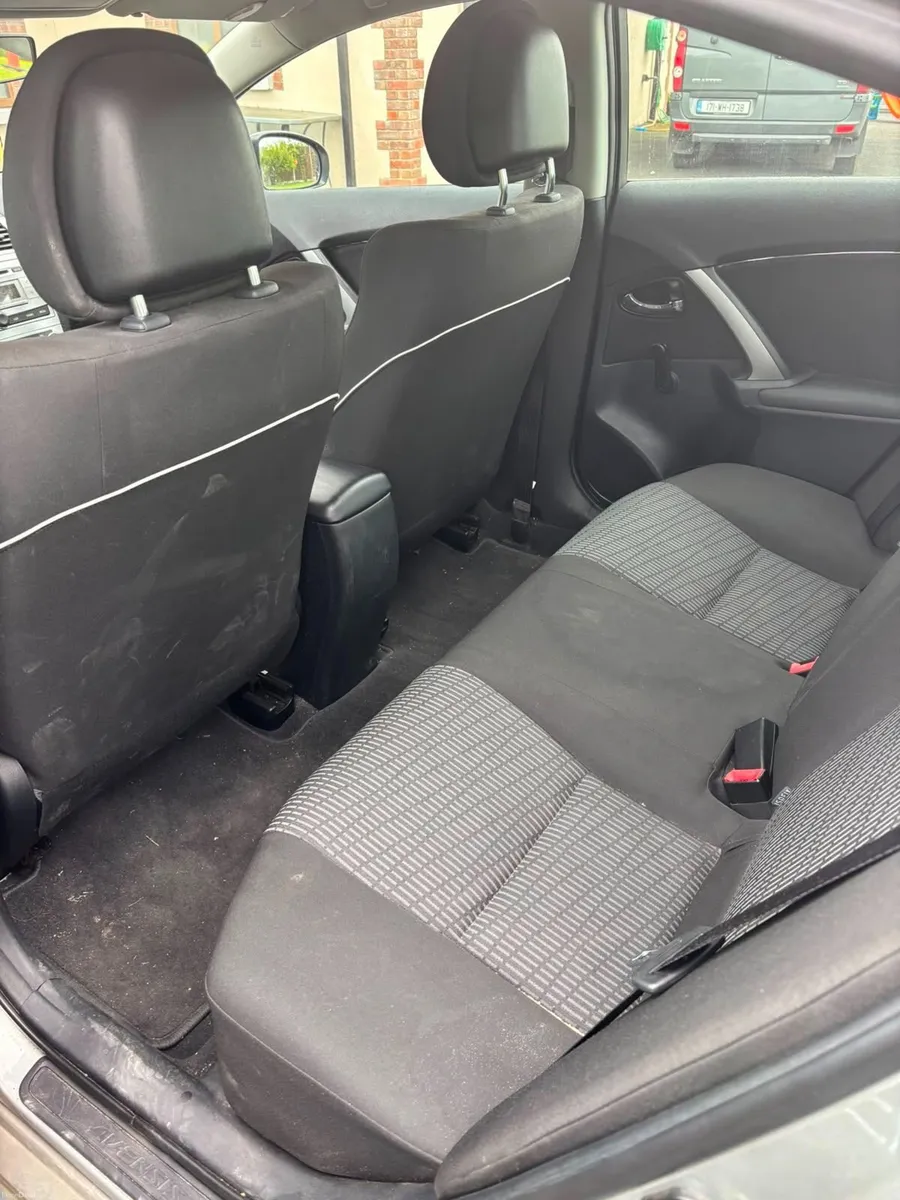 Toyota Avensis 2012 - Image 5