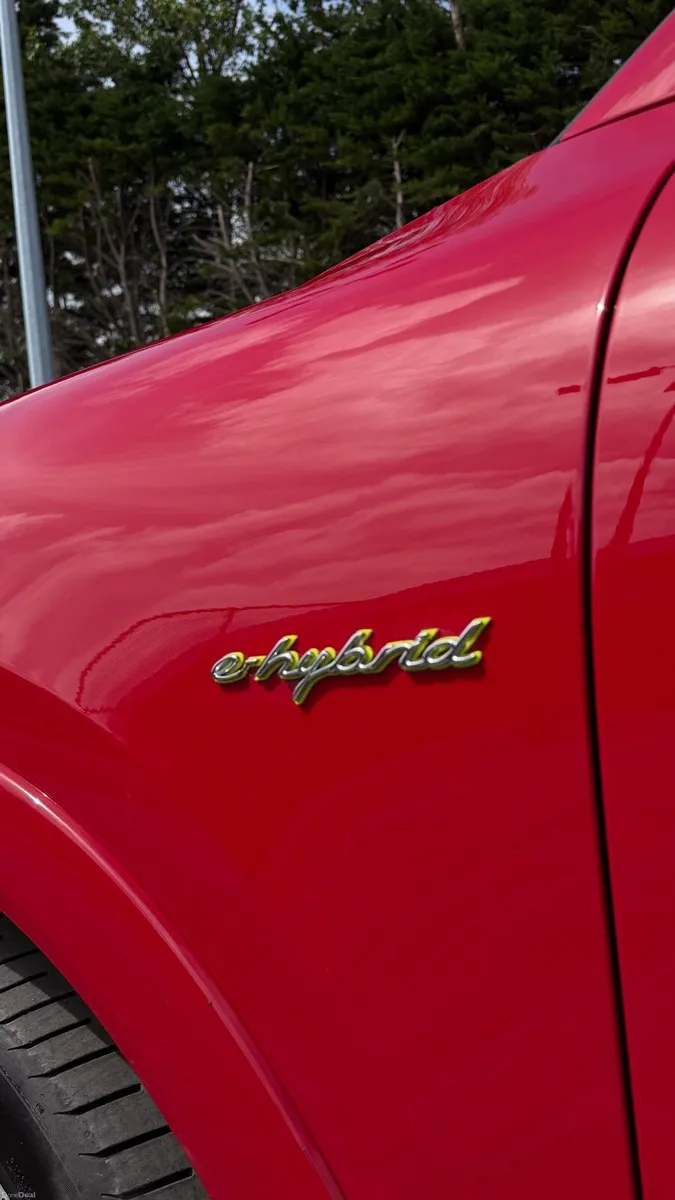 Porsche Cayenne V6 E/HYbrid 300HP ONE OWNER - Image 4