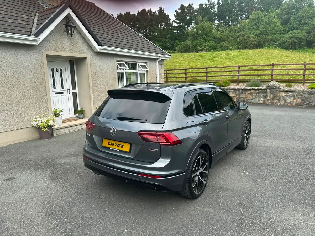 2018 Volkswagen Tiguan RLine - Image 4