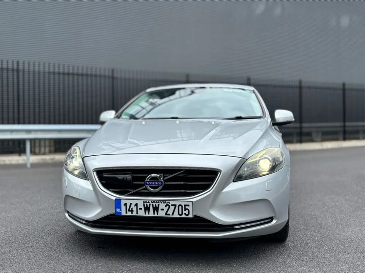 Volvo V40 2014 1.6 Petrol Automatic Sale / Swap - Image 2