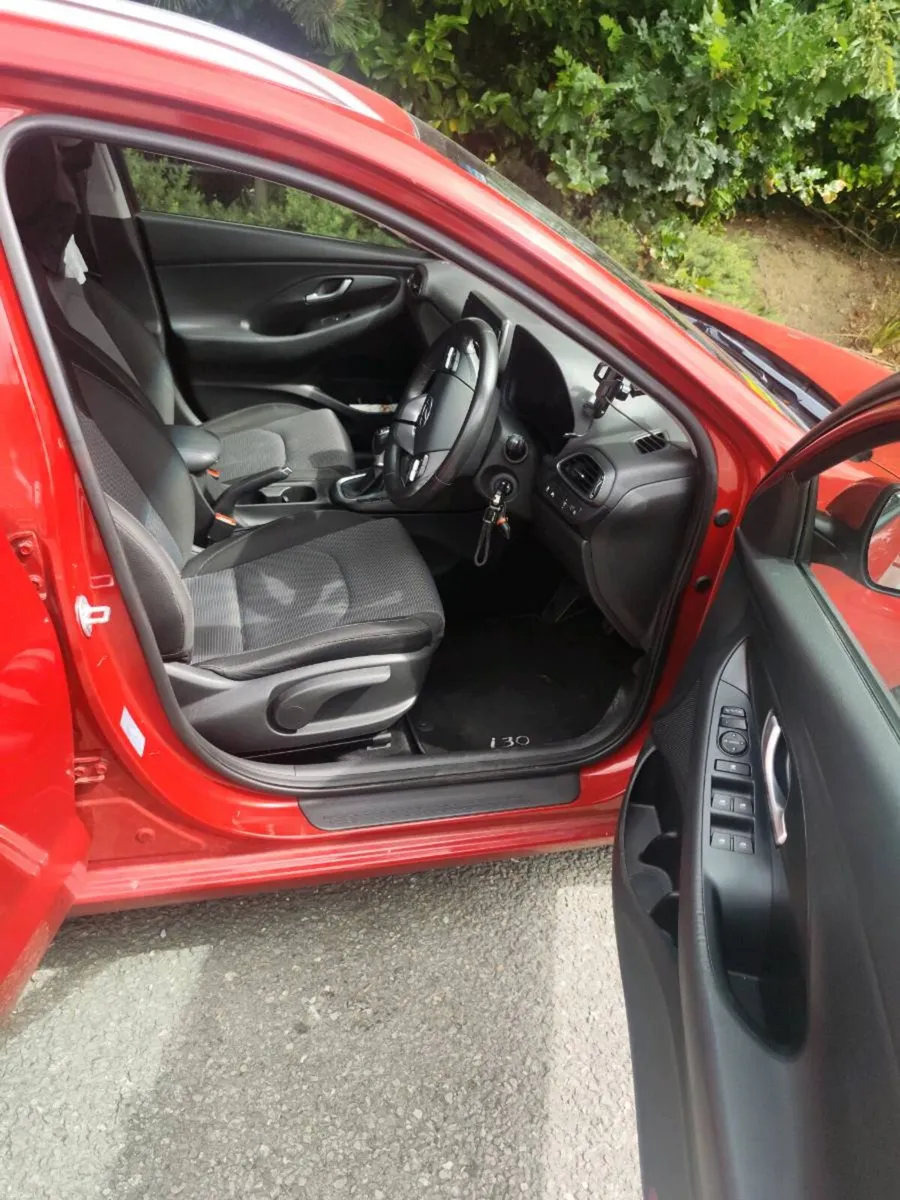 Hyundai i30 ESTATE.LONG NCT02/28, low mileage - Image 5