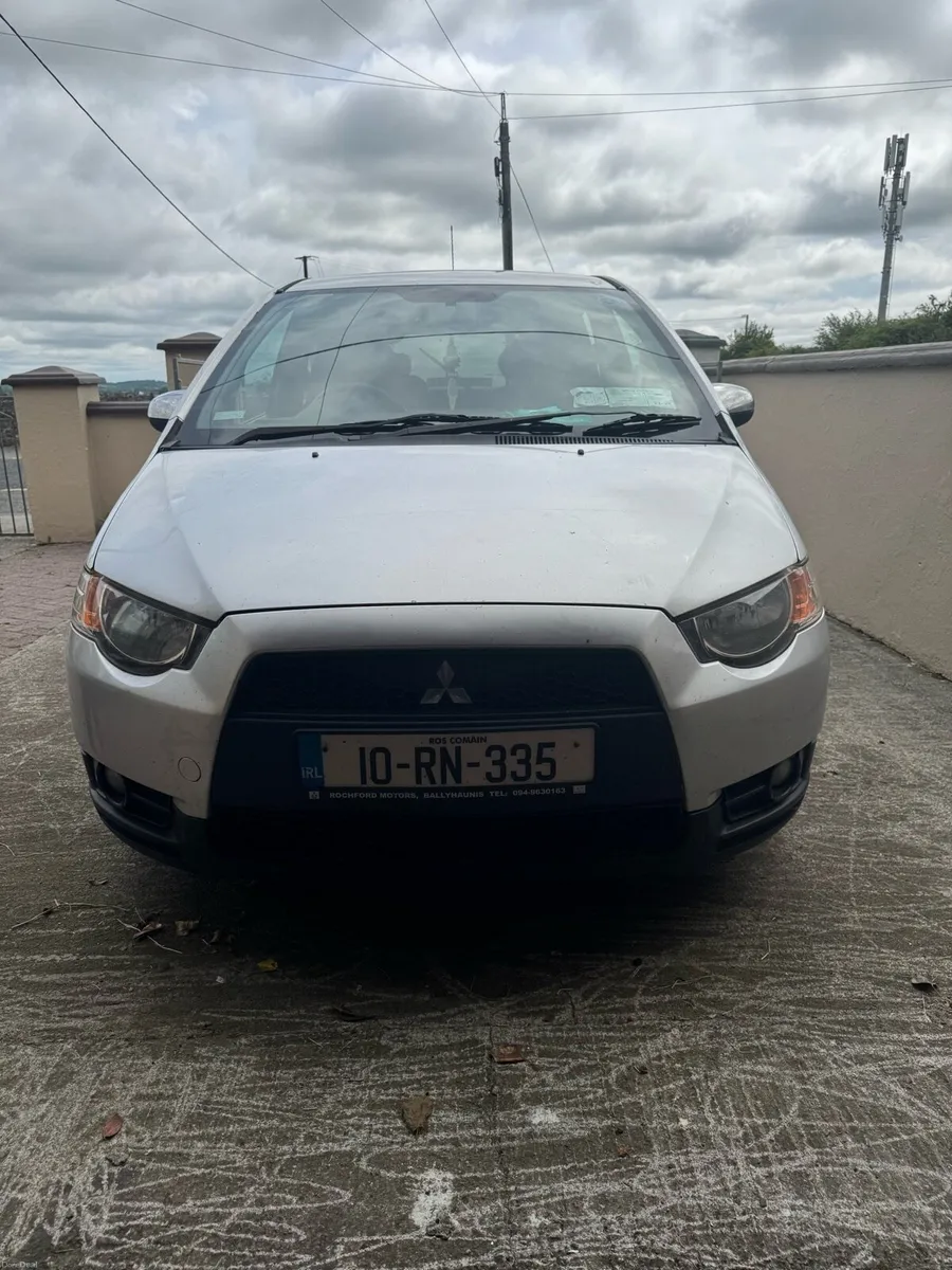 2010 Mitsubishi Colt - Image 2