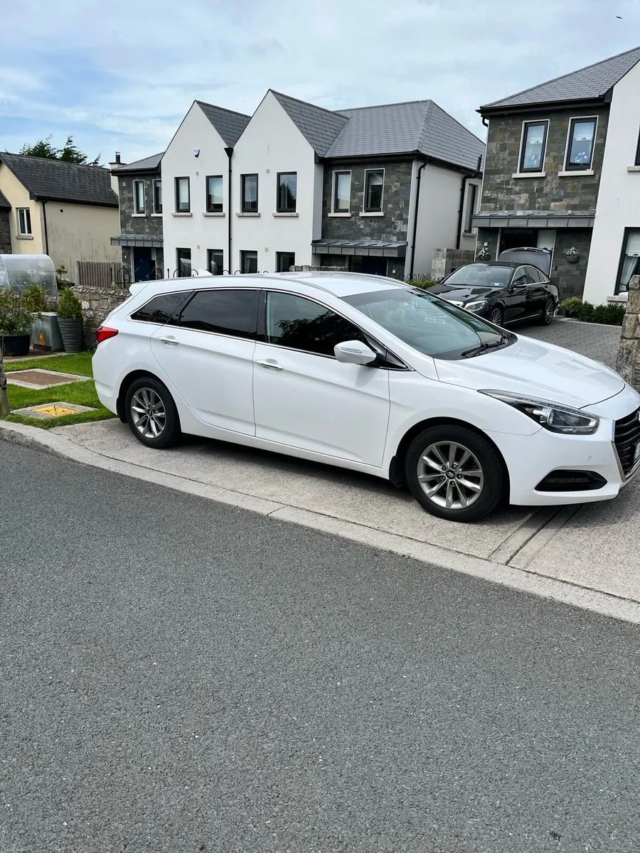Hyundai i40 estate - Image 3