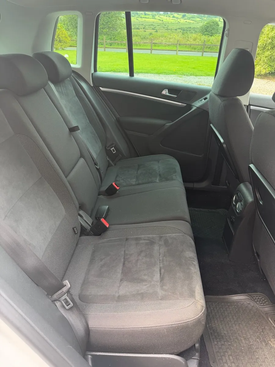 Car - Image 4