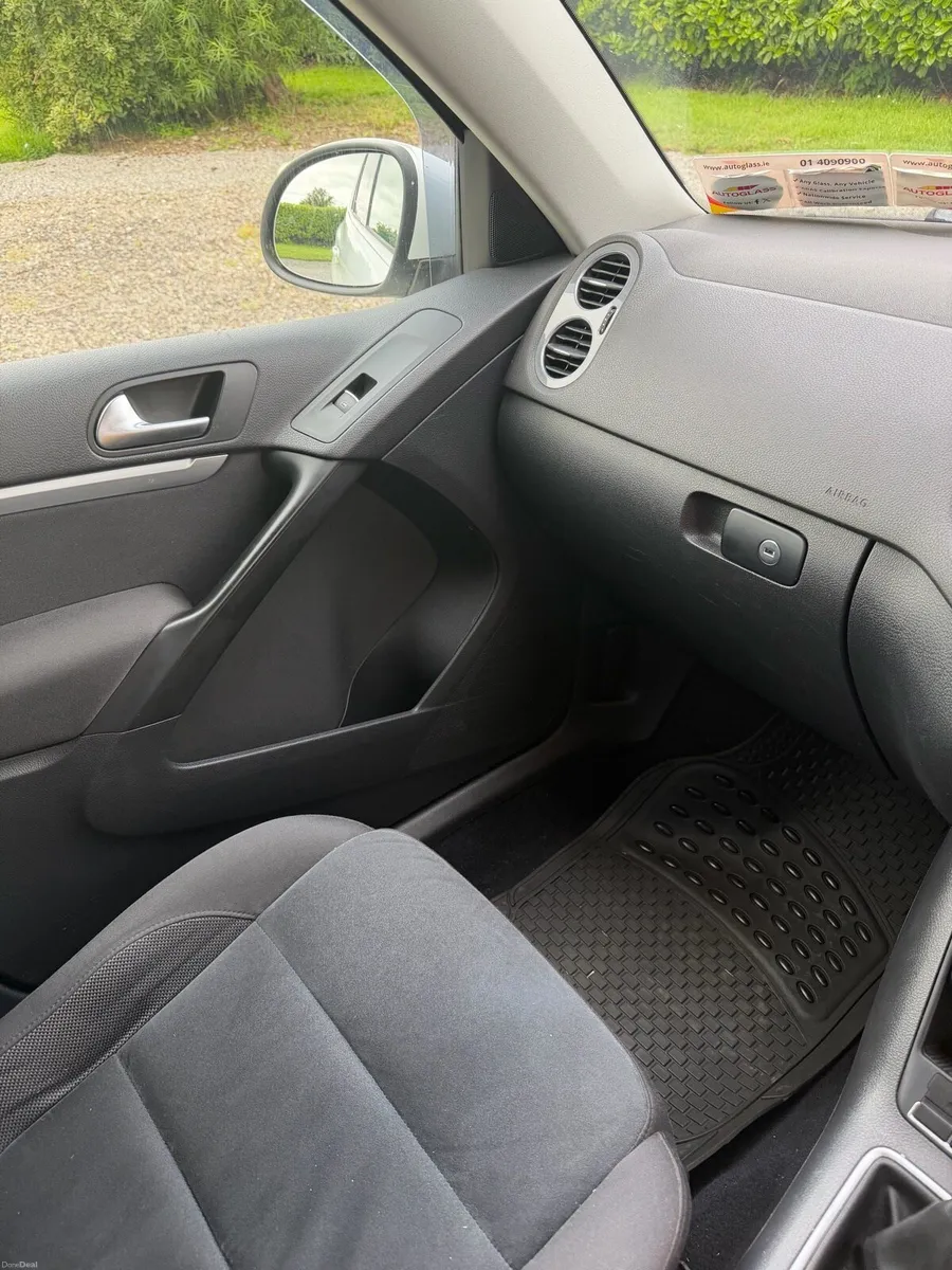 Car - Image 3