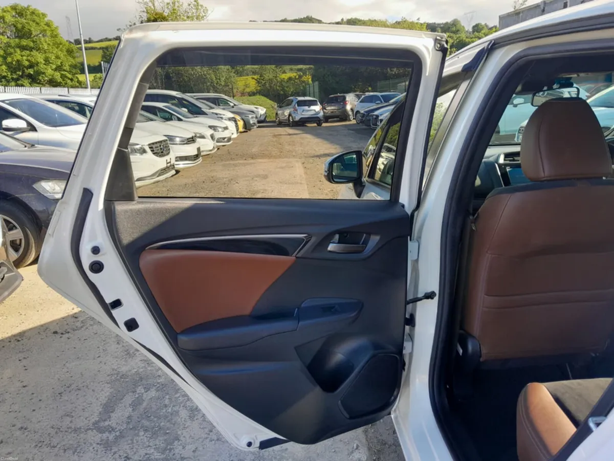 Honda Fit 1.5L Petrol HYBRID Auto Low mileage (561 - Image 6