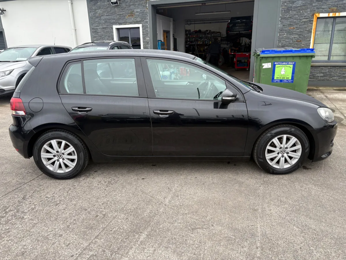 Volkswagen Golf 2010 - Image 3