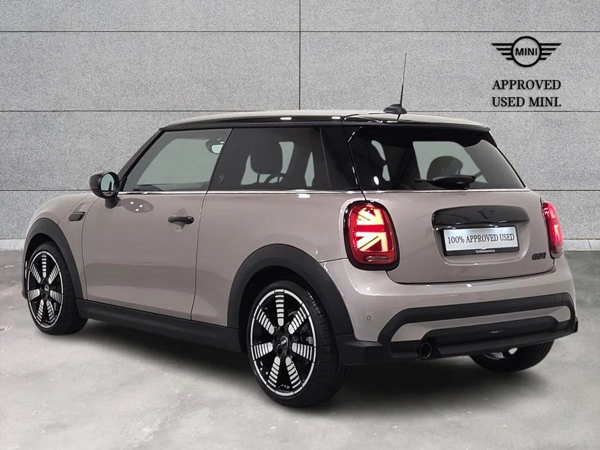 Mini Cooper Cooper Exclusive Auto - Image 3