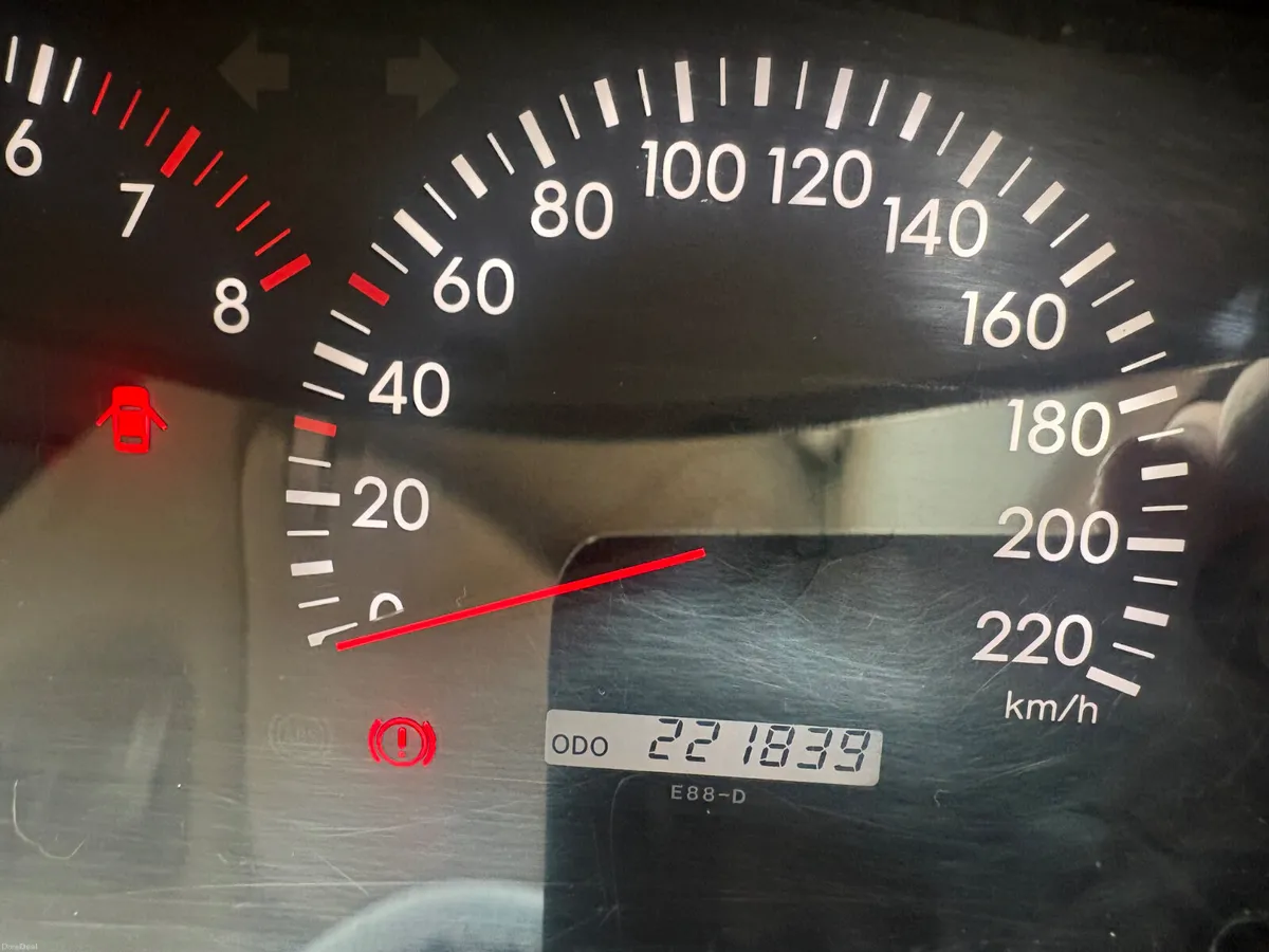 Toyota Corolla 2005 1.3 petrol. - Image 6