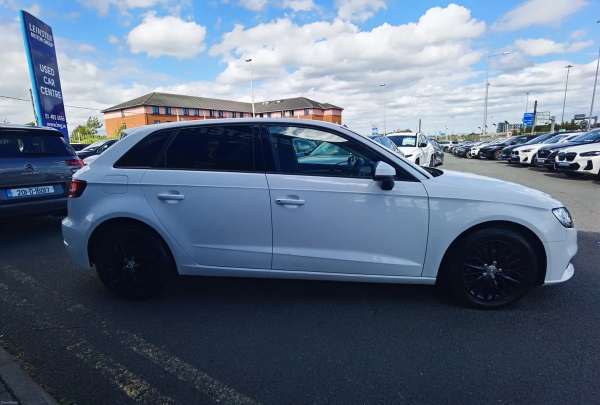 AUDI A3 1.6 TDI SE TECHNIK - Image 4
