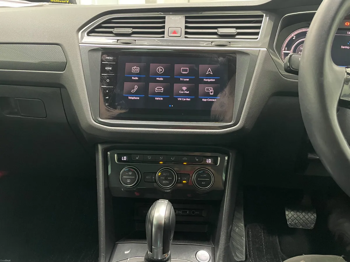 2019 Tiguan Comfortline R-Line Spec 4Motion - Image 2