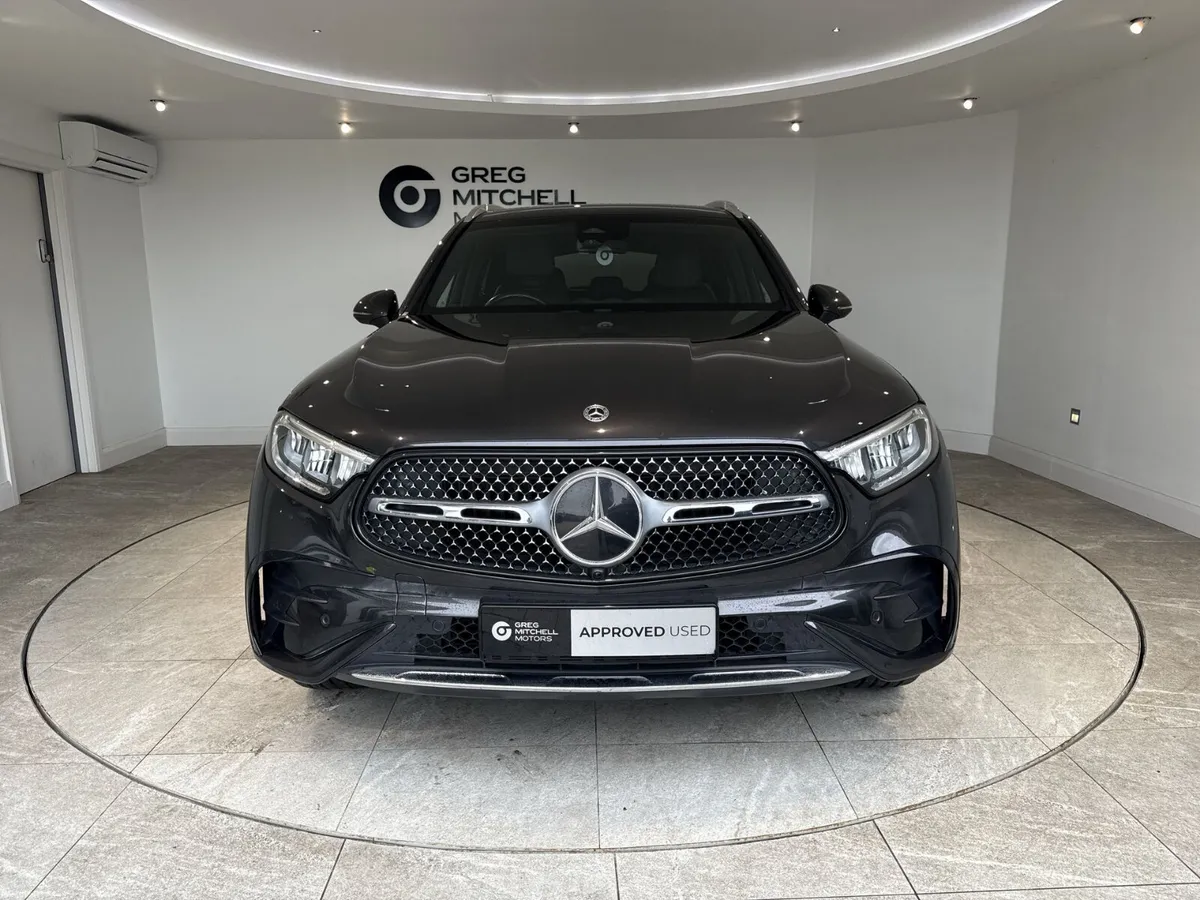 Mercedes-Benz 300 2023 - Image 2
