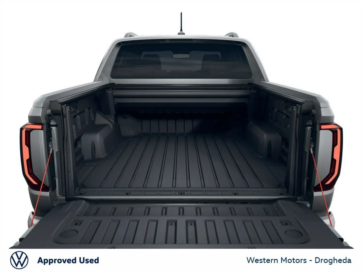 Volkswagen Amarok Aventura V6 237HP Auto  **Roller - Image 4