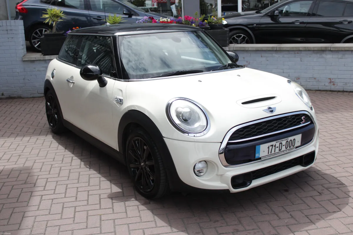 2017 MINI COOPER S 5DR HATCHBACK AUTOMATIC - Image 2