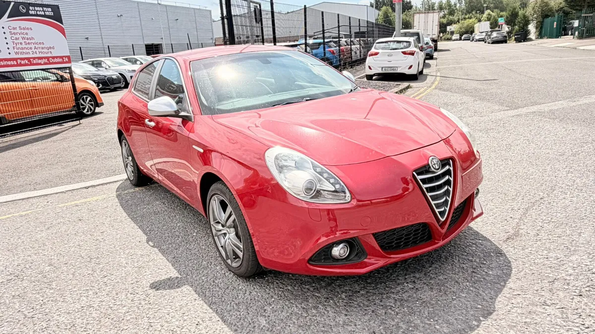ALFA ROMEO 2015 RED - Image 3