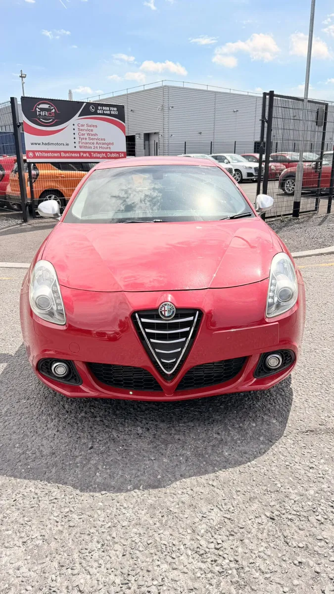 ALFA ROMEO 2015 RED - Image 1