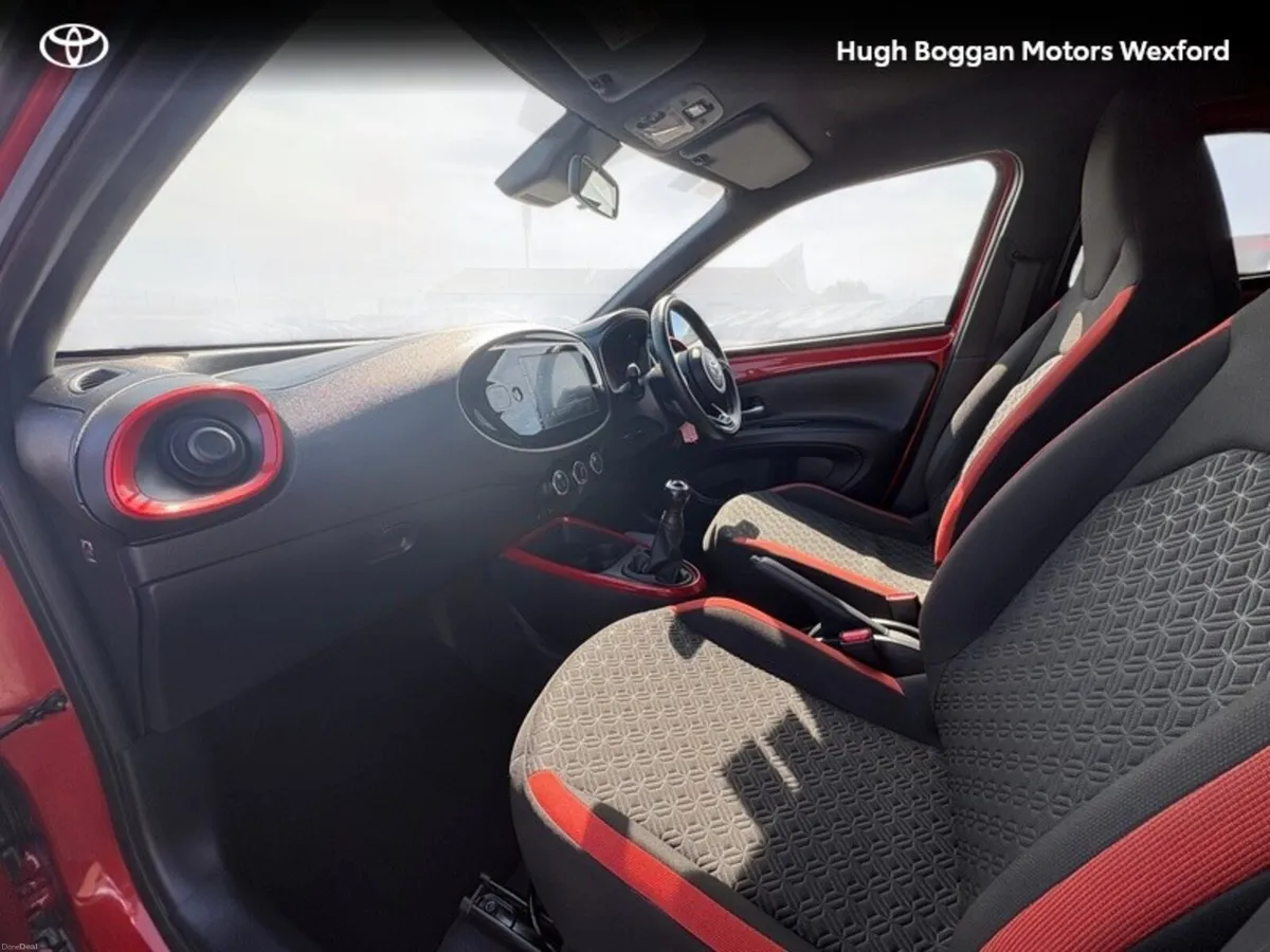 Toyota Aygo X DESIGN ONLY 10700 KMS!! - Image 6