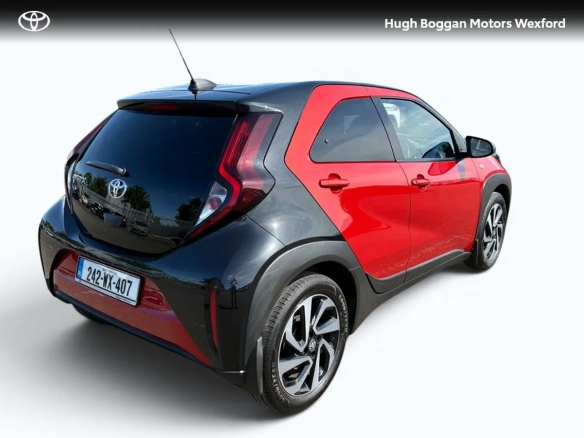 Toyota Aygo X DESIGN ONLY 10700 KMS!! - Image 2