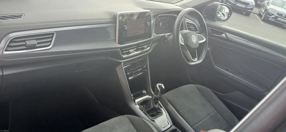 Volkswagen T-Roc STYLE 2.0 TDI 116HP **WINTER PACK - Image 3