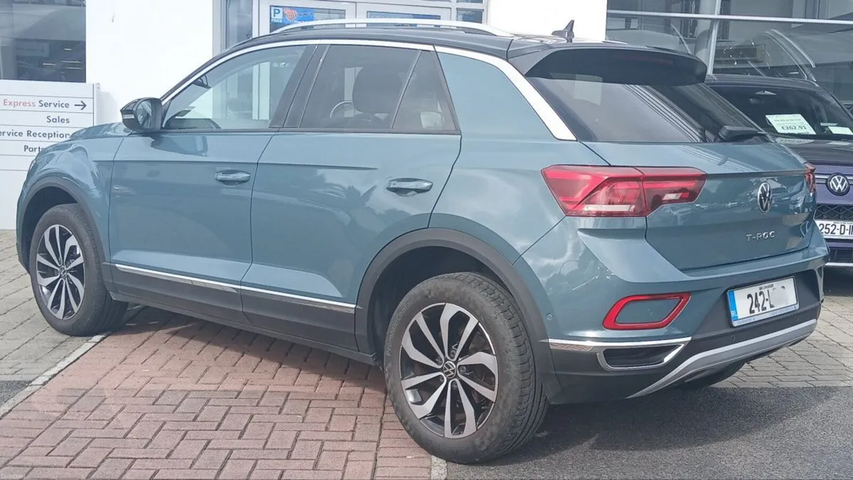 Volkswagen T-Roc STYLE 2.0 TDI 116HP **WINTER PACK - Image 4