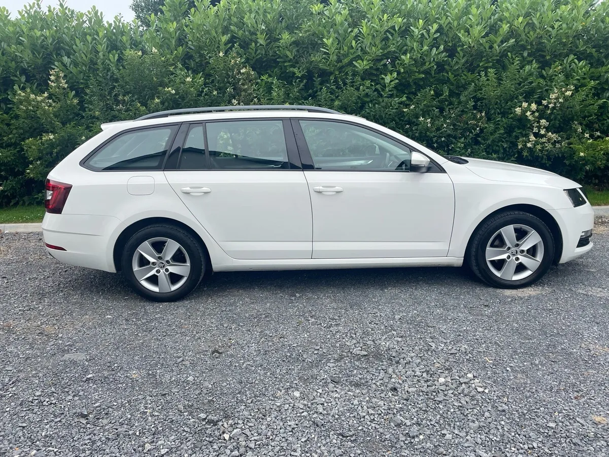 Car - Image 1