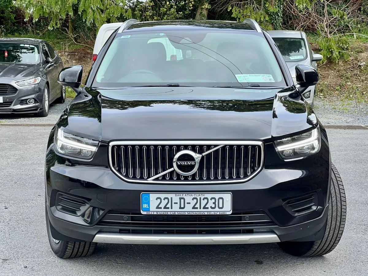 Volvo XC40 2022 - Image 2