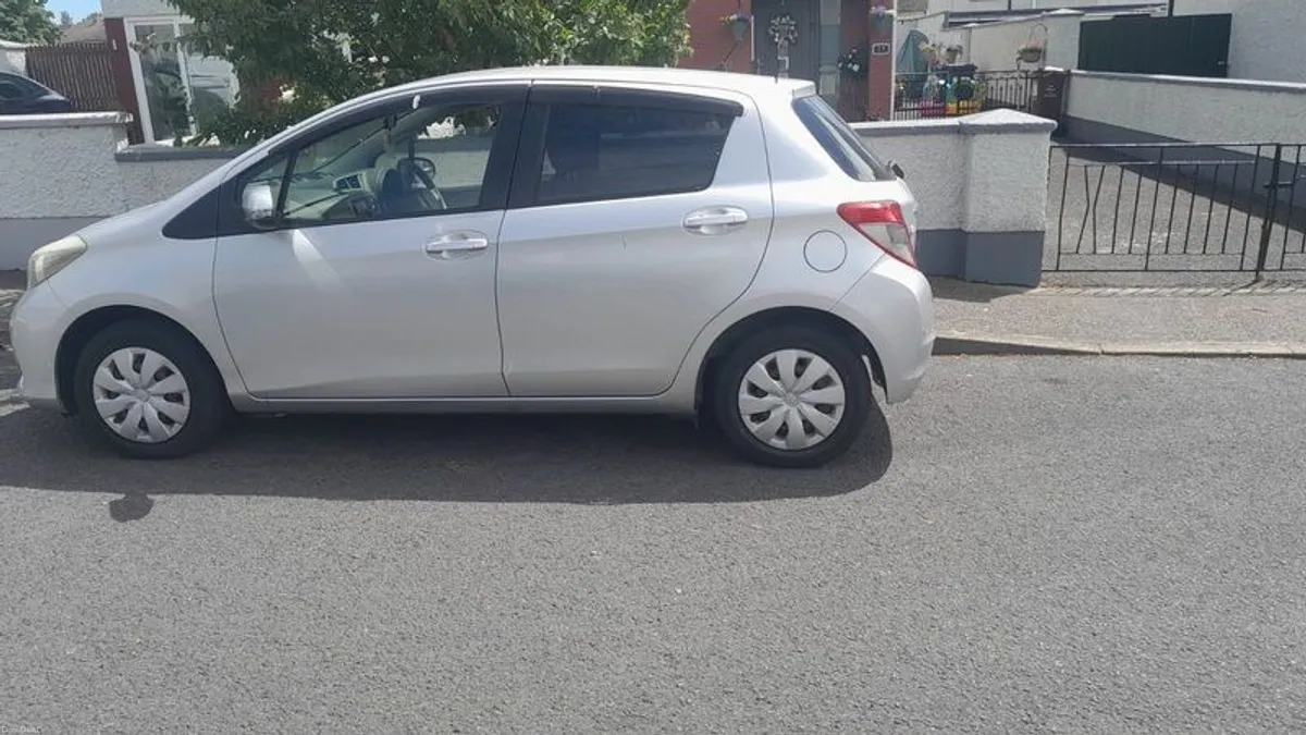 2013 Toyota Vitz - Image 2
