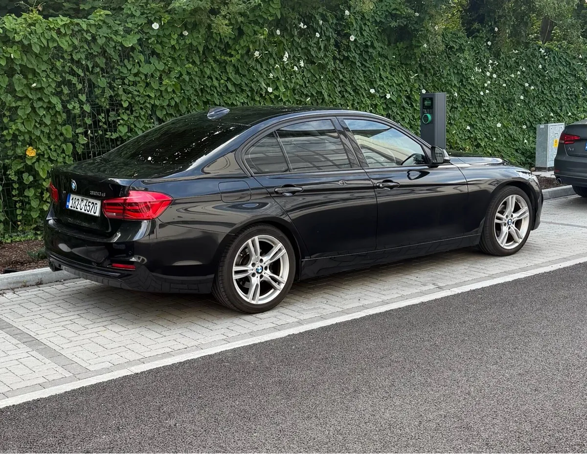 2018 BMW 3 series - Image 2
